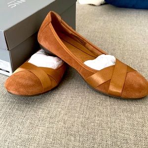 NEW Vionic Maria flats. Toffee colored suede with satin ribbon accents